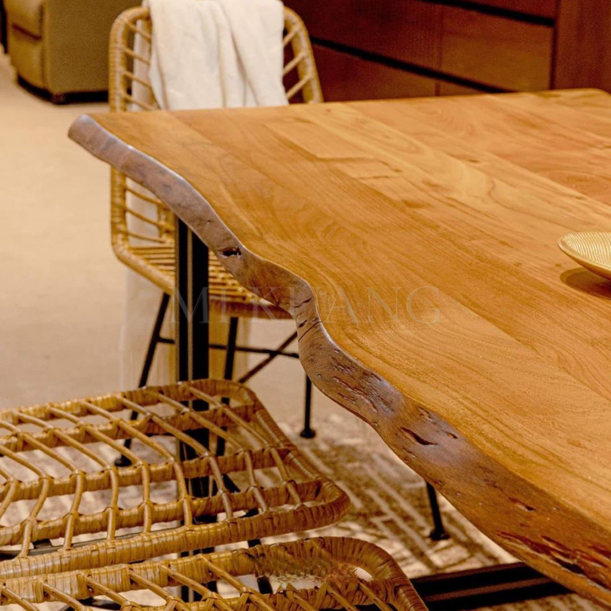 KINGSLEY Dining Table view 3