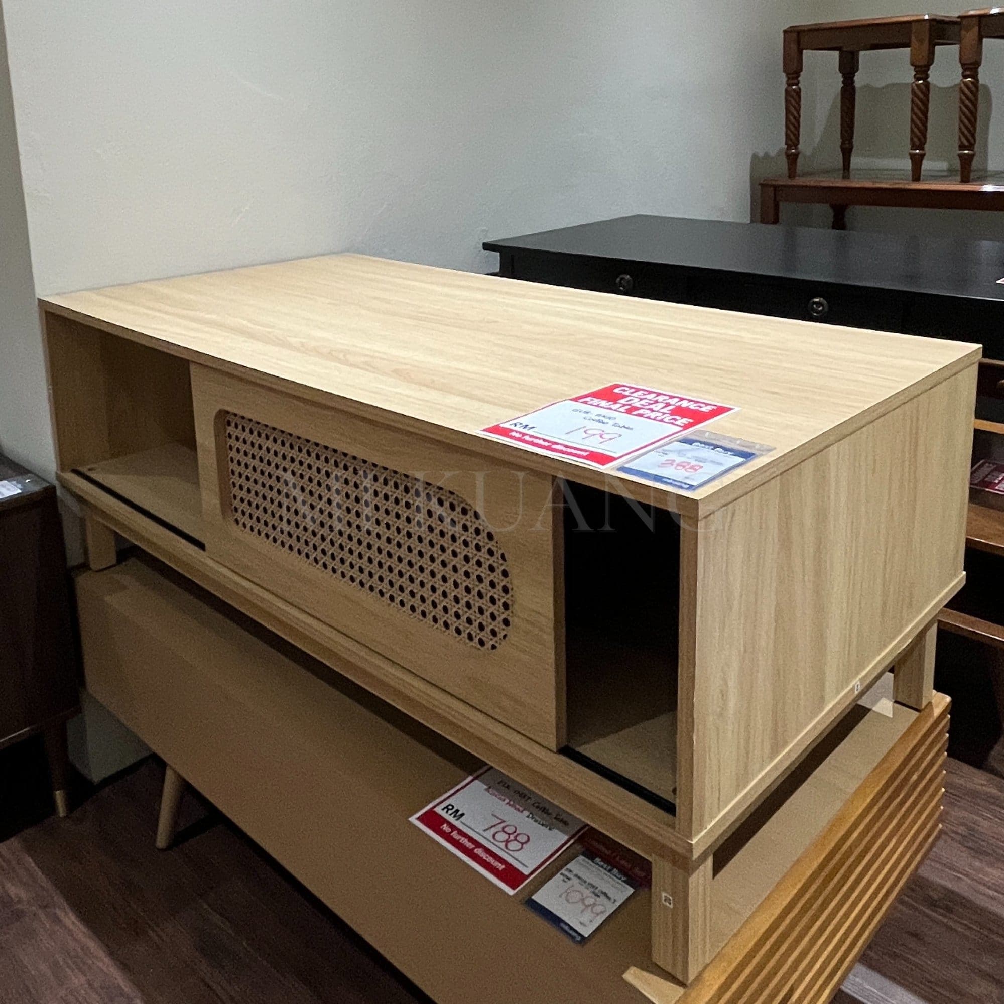 GUB - AKIO Coffee Table
