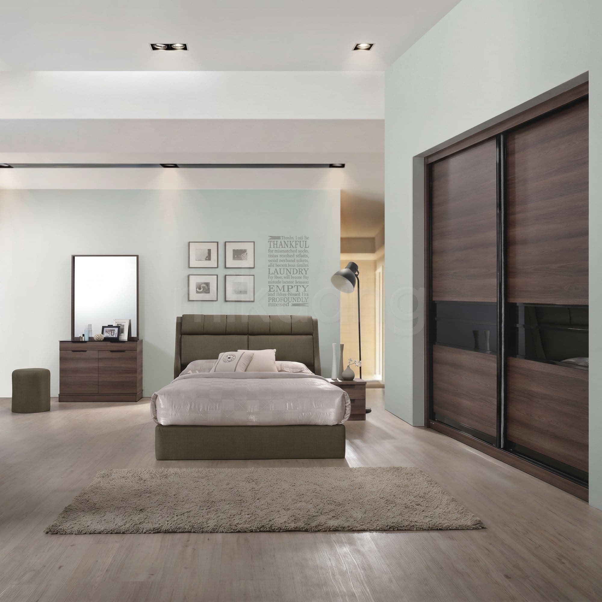 YM8835 Bedroom Set view 1