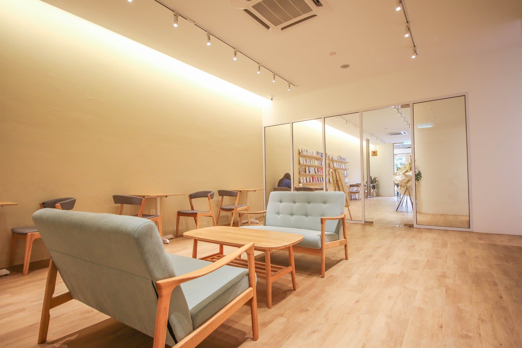 IASE Coconut Cafe - Photo 7