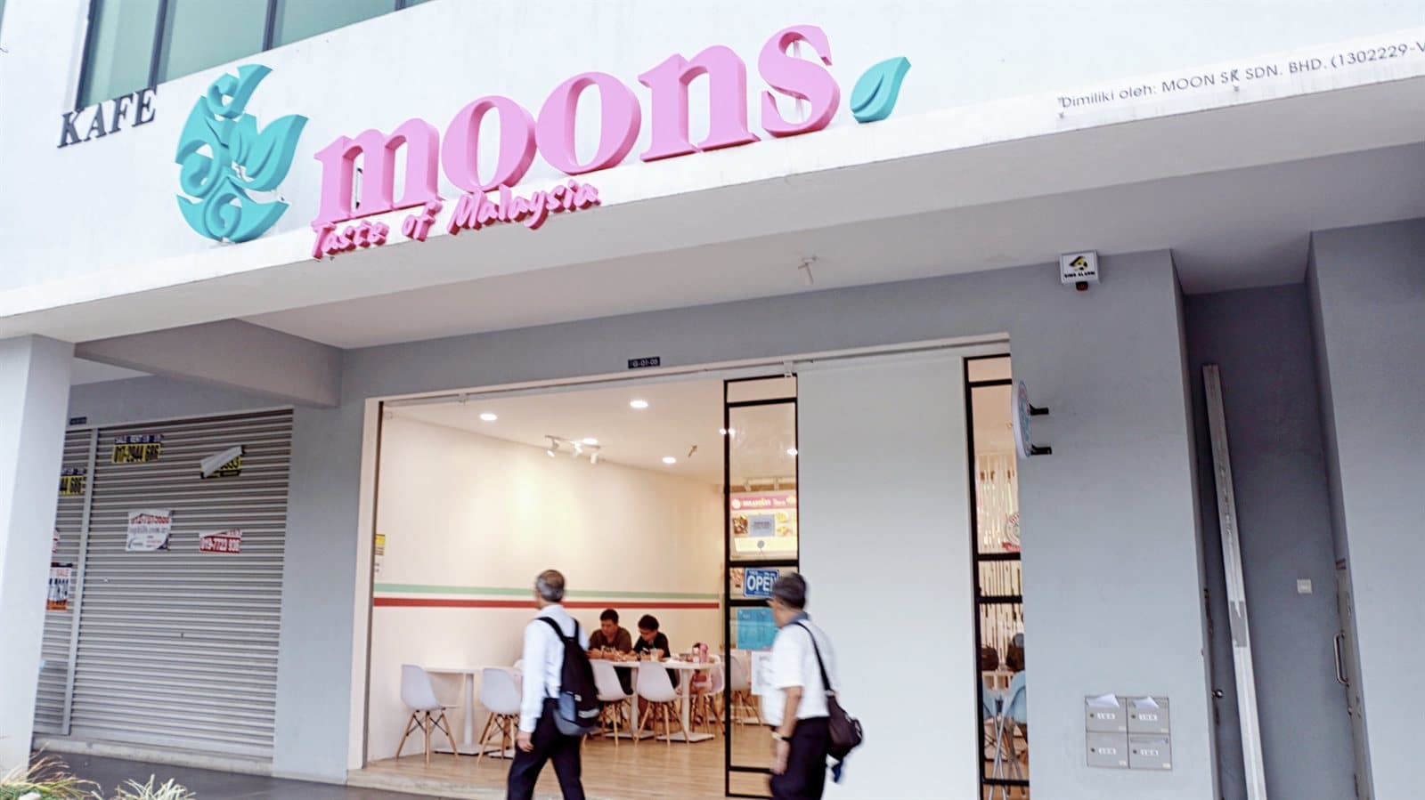 Moon Cafe